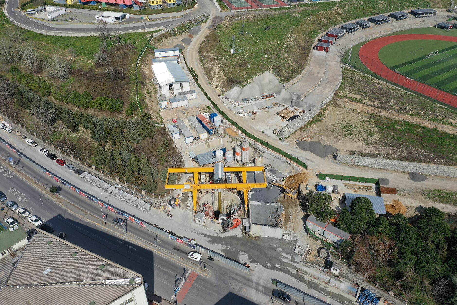 Sunlit aerial view of a construction site in Güngören, İstanbul near a stadium. — 3 Basic Types of Resume Example in (2022)